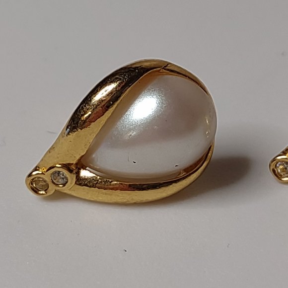 Gold Tone Teardrop Shaped Avon Earrings - Picture 2 of 12